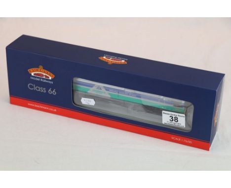 Boxed Bachmann OO gauge 32738 Class 66 66711 Sence GBRF Aggregates 21 DCC engine