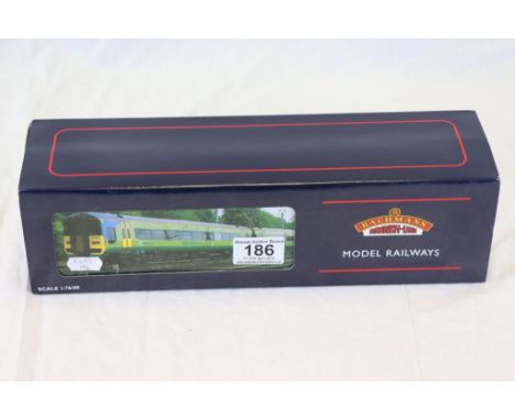 Boxed Bachmann OO gauge 31509 Class 158 DMU Northern Rail