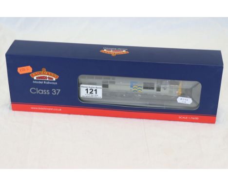 Boxed Bachmann OO gauge 32390 Class 37/7 37706 Conidae Railfreight Petroleum Sector 21 DCC engine