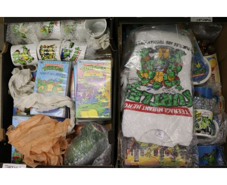 Large collection of original Teenage Mutant Ninja Turtles collectable's to include puzzles, games, mugs, ceramic figures etc