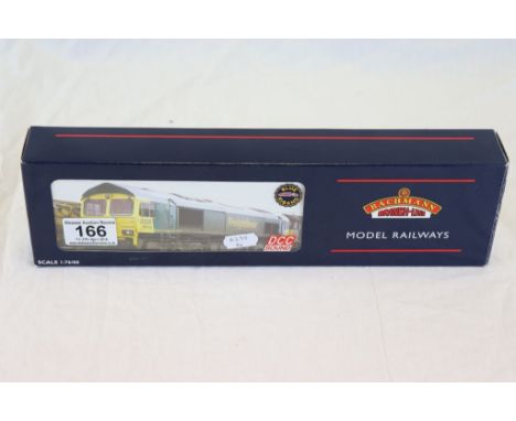 Boxed Bachmann 32726DS Class 66 Diesel 66522 Freightliner Shanks DCC Sound Blue Riband engine