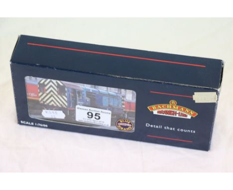 Boxed Bachmann OO gauge 32106 08 Diesel Shunter 08585 Freightliner Blue Riband