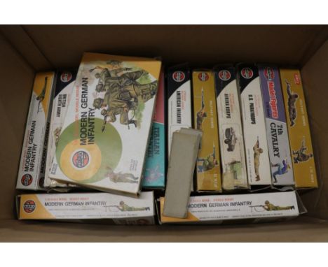 Airfix Kits - 15 Boxed Airfix Kits 1:32 scale including Modern German Infantry, U S Paratroopers, 7th Cavalry, Afrika Corps, 