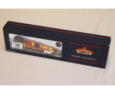 Boxed Bachmann OO gauge 32725 Class 66 Diesel 66135 EWS DCC Ready Blue Riband engine