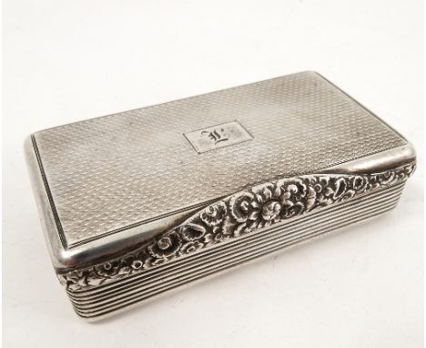 A Georgian silver table snuff box, with engraved L to the engine turned lid, with floral front and ribbed sides, London 1821,