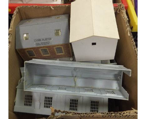 Four crates of various 00 gauge buildings and parts of, some packeted and pre-constructed including Parcel Office, Waiting Ro