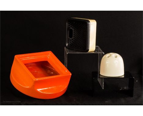 A group of three:  for Artemide: 'Dedalino' 1966 by Emma Gismondi Schweinberger, a pen pot in cream plastic, a Gabianelli (Se