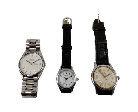 A Roamer gentlemans wristwatch - the engine turned silvered dial set out with an arrangement of baton and Arabic numerals, on