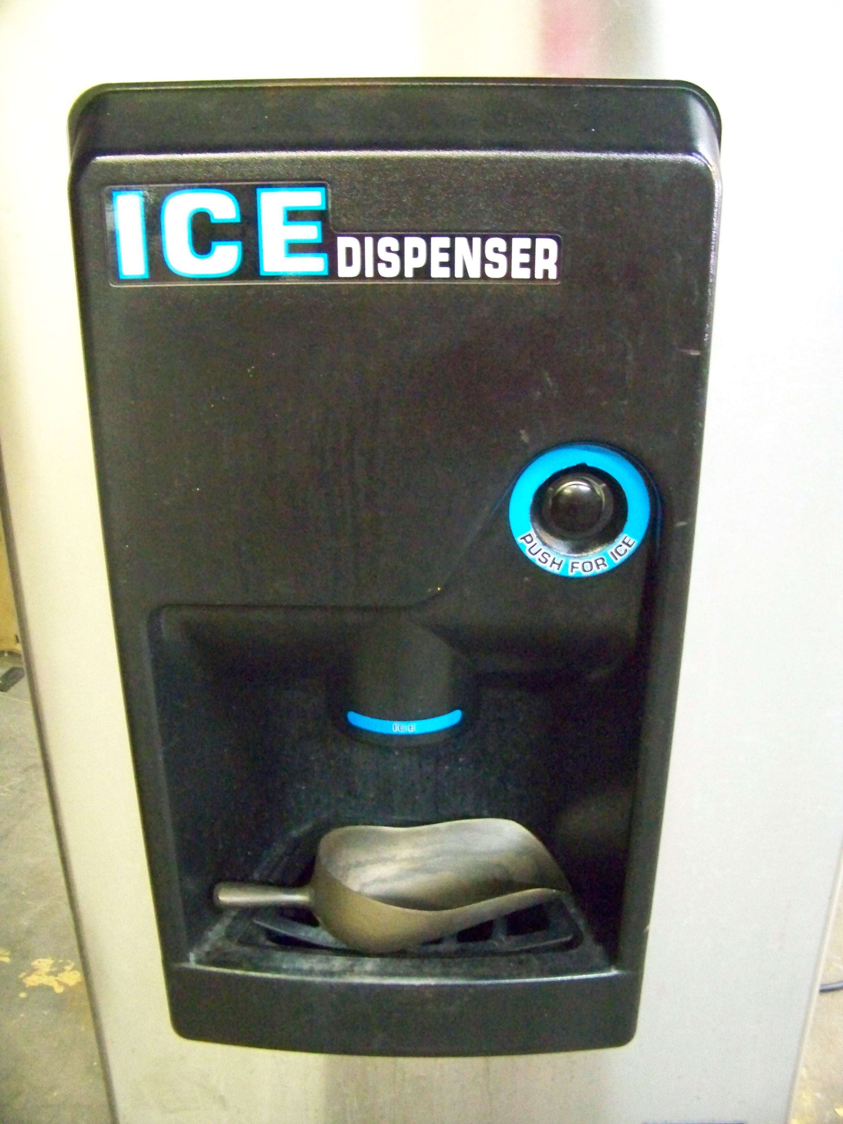 HOSHIZAKI MODEL KM500MAH ICE MAKER W/HOSHIZAKI MODEL DB200H ICE