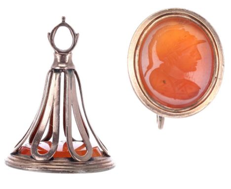 Georgian gold mounted cornelian intaglio fob depicting a portrait of a gentleman, 5.2gm, 29mm