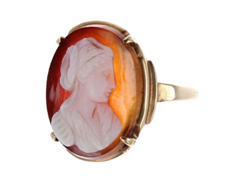18ct hardstone cameo ring depicting a profile of a lady, 18mm x 15mm, 3.4gm, ring size M/N