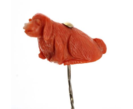 Carved coral seated dog gold stick pin, 5.8gm, 85mm approx