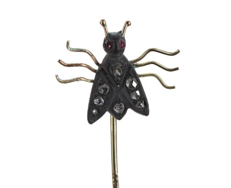 Rose diamond set fly stick pin with gem set eyes, 2.3gm, 67mm