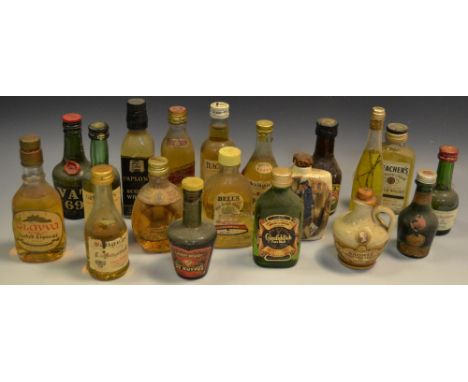 A variety of alcohol miniatures including Dimple, Cognac, etc (19)