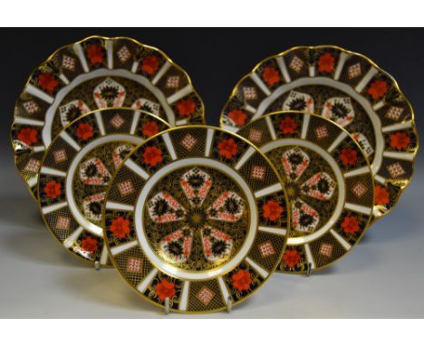 A Royal Crown Derby 1128 pattern wavy edge plate, printed mark, 22cms; another; three side plates; all first quality (5)