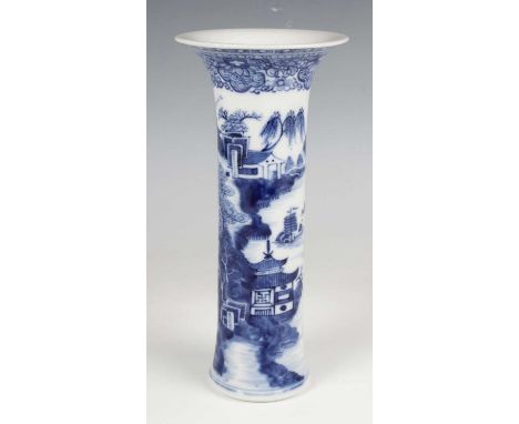 A Chinese blue and white export porcelain trumpet vase, Qianlong period, of cylindrical form with flared rim, painted with fi