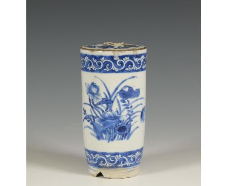 China, a blue and white porcelain jarlet, Kangxi period (1662-1722), the barrel-shaped vessel painted with chrysanthemum and 