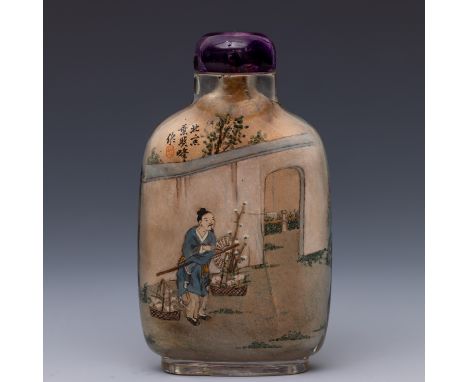 China, a reverse glass painted 'figural' snuff bottle and stopper, 20th century, painted to one side with a merchant outside 