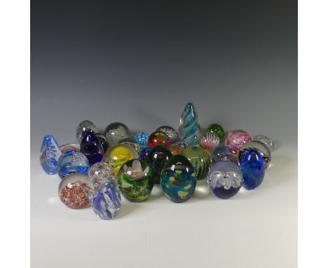 A large quantity of glass Paperweights, to include a Strathearn millefiori paperweight and various other paperweights, includ