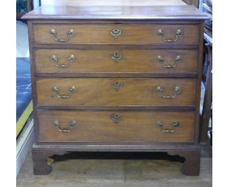 A George III mahogany Chest of Drawers, W 89cm x D 46cm x H 84cm. 