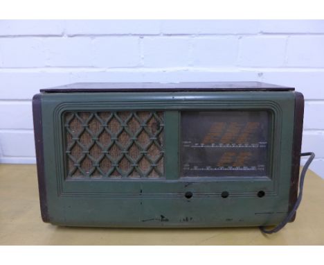 A vintage His Master Voice (HMV) radio, 39 x 23 x 20cm 