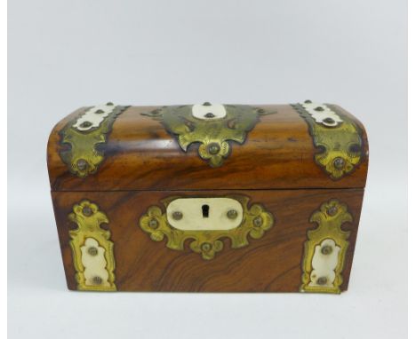 Victorian walnut and brass mounted tea caddy box, 22 x 13cm 