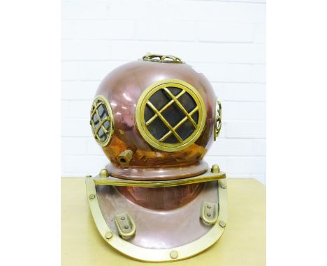 Large copper and brass Diver's helmet, 50 x 45cm 