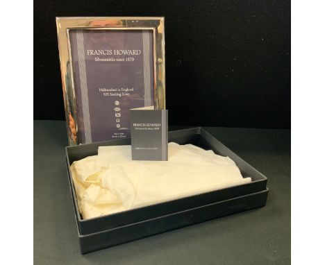 An Elizabeth II silver rectangular easel photograph frame, 21.5cm high, Sheffield 2018, boxed 