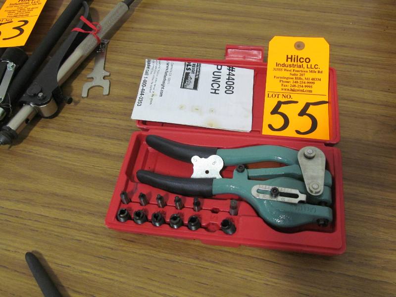 HARBOR FREIGHT MODEL 44060 MANUAL HAND PUNCH, W/CASE AND DIES