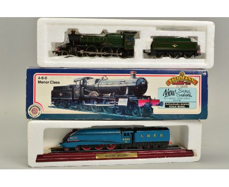 A BOXED BACHMANN OO GAUGE MANOR CLASS LOCOMOTIVE, 'Dunley Manor', No.7811, B.R. green livery (box marked 31-302 so possibly r