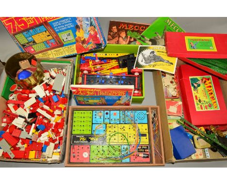 A QUANTITY OF BOXED AND LOOSE MECCANO, mainly from Accessory Outfits 2a, 3a and 4a (boxes damaged), boxed No.1 Clockwork Moto