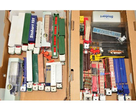 A COLLECTION OF BOXED AND UNBOXED EDDIE STOBART TRUCK AND PLANT MODELS, assorted scales, Atlas Editions, Oxford Diecast, Corg