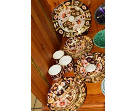 IMARI TEAWARES, to include cake/sandwich plate (cracked), six cups, six saucers and six side plates (cracks, hairlines and st