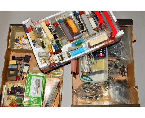 A QUANTITY OF ASSORTED OO/HO GAUGE MODEL RAILWAY ACCESSORIES, to include locomotive chassis, Airfix, Peco and other built and