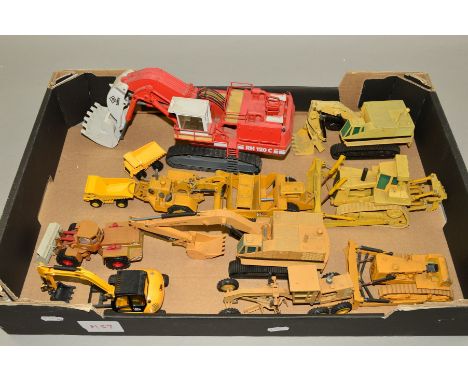 A QUANTITY OF UNBOXED ASSORTED DIECAST MODEL HEAVY PLANT ITEMS, to include Conrad O &amp; K RH120C excavator, No.2771, Conrad