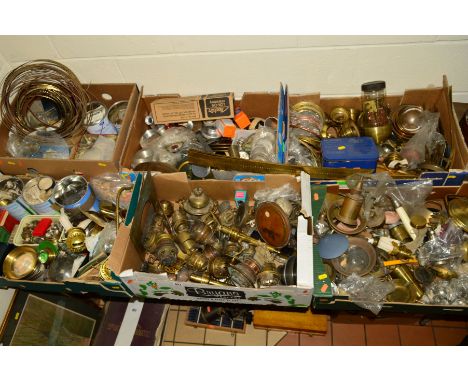 SIX BOXES AND LOOSE OIL LAMP AND OTHER LAMP PARTS AND FITTINGS, to include oil burners, collars, fronts, glass bulls eye, col