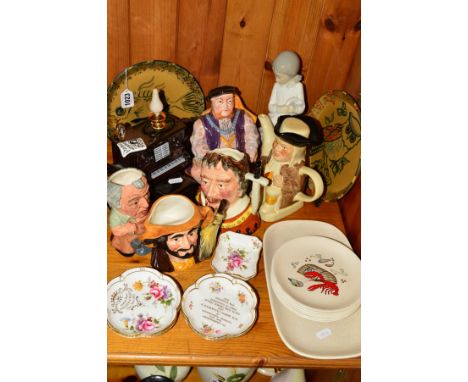 A GROUP OF CERAMICS, to include two Honiton pottery plates, toby/character jugs/teapot, Crown Devon salad set, Royal Crown De