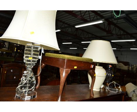 A MODERN PERSPEX TABLE LAMP, together with three other various lamps and an oak footstool (5)