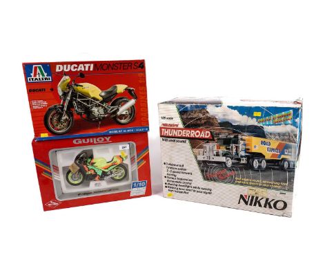 A Niko Thunderroad 1/25 scale radio control model, in box; together a Guiloy diecast model of a Honda CBR 900 RR, in box; and