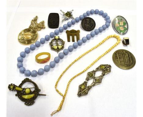 A COLLECTION OF EARLY TO MID 20TH CENTURY JEWELLERY To include two silver and marcasite brooches, a small silver and green en