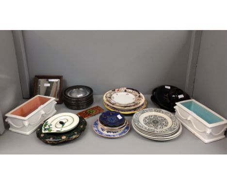 11 Glass dessert platesVarious plates & saucers (please remember to check condition of lots before  bidding at auction & abse
