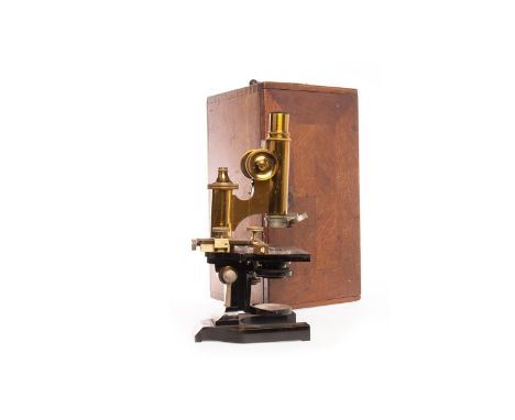 EARLY 20TH CENTURY ERNST LEITZ WETZLAR LEITZ MICROSCOPE, serial no. 62322, brass and black lacquered body, with three subject