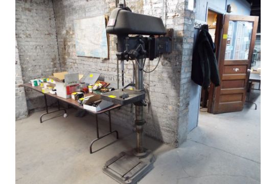 cincinnati royal model 18a floor standing drill press s/n 18-a6561 cincinnati royal model 18a floor standing drill press s/n 18-a6561