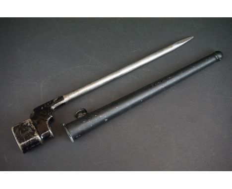 A British Military World War Two Lee Enfield No.4 MK.II Pig Stick Bayonet Complete With Scabbard. 