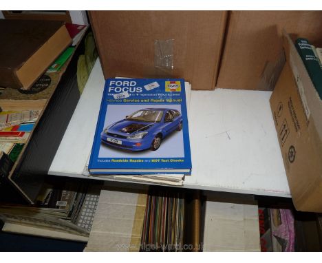 A quantity of BMW magazines and a Ford Focus Haines manual 