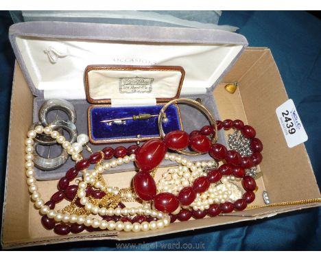 Miscellaneous costume jewellery including amber coloured beads, simulated pearl necklaces, earring, silver and agate brooch, 