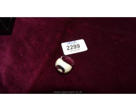 An Enamel Ring