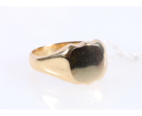 Edwardian gold signet ring, plain 18ct, 9.5g, Size 'R'.