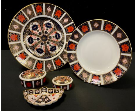 Royal Crown Derby  - 1128 Imari dinner plate, seconds, 27cm diameter, 21.5cm side plate, first, pair of graduated oval trinke