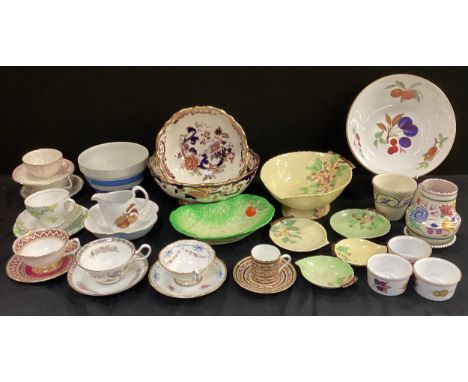 Decorative ceramics including Royal Worcester bowl, others, two graduated Mason bowls, Cornish kitchen ware mixing bowl, Carl